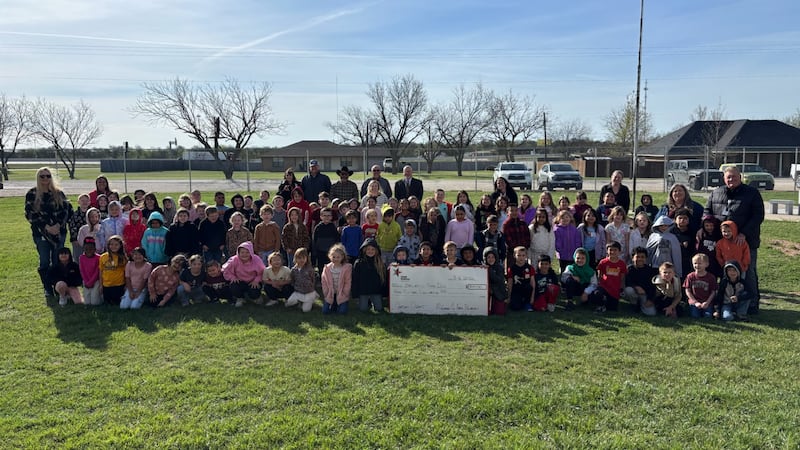 Bruceville-Eddy Elementary receives $1,000 grant for school garden