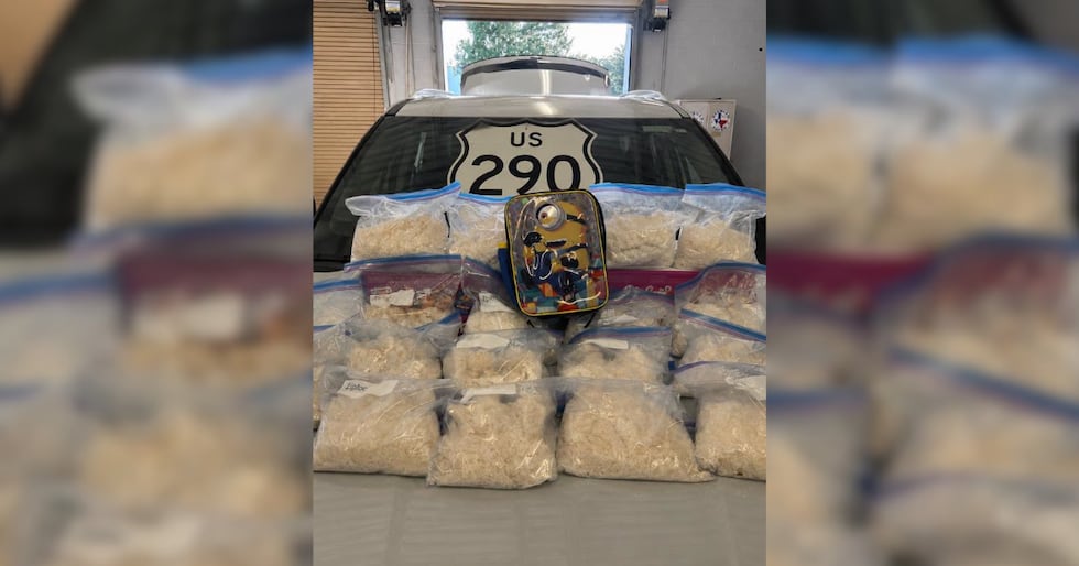 La policía incauta cerca de 40 libras de metanfetamina durante una parada de tráfico de Brenham.