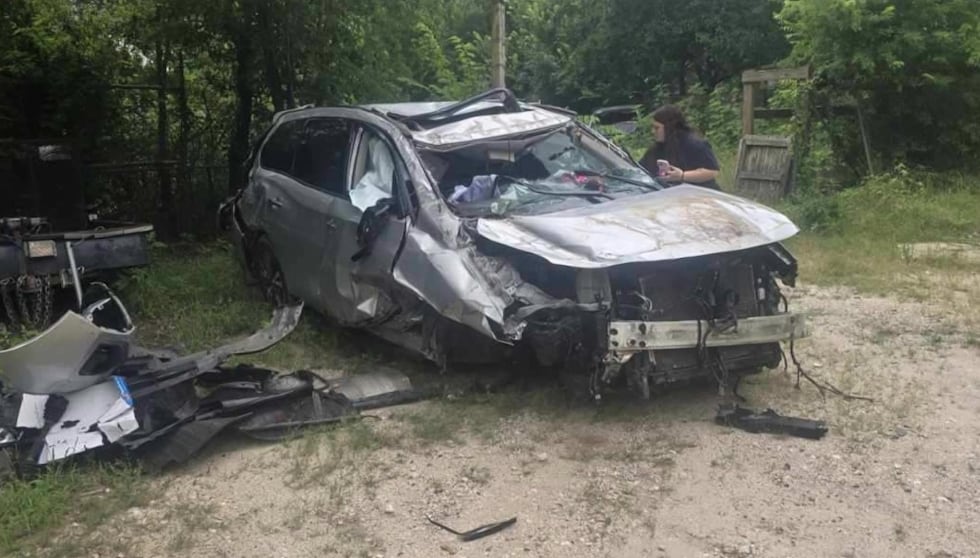 Sobreviviente de choque en la Carretera 6 busca a los buenos samaritanos que lo sacaron del...
