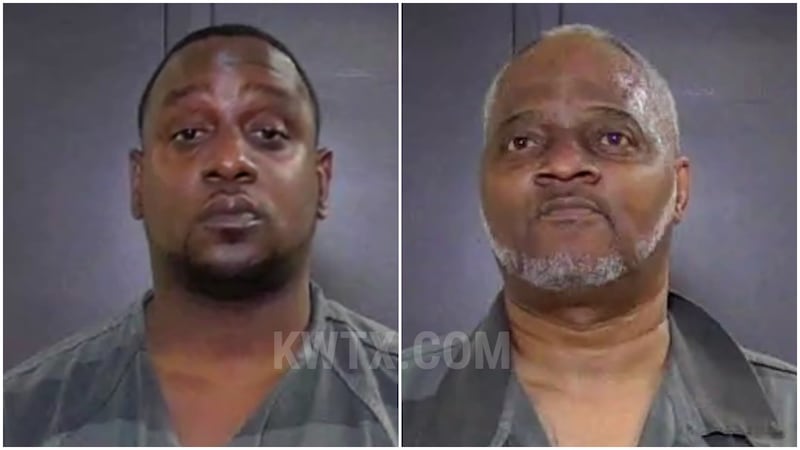 Peter Darnell Smith, Jr. (IZQUIERDA) and Mark Anthony Carr (DERECHA)