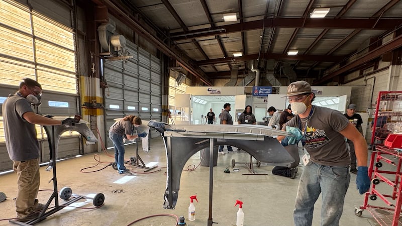 Students face off in hands-on collision and refinishing showdown at TSTC