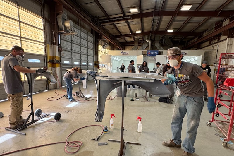 Students face off in hands-on collision and refinishing showdown at TSTC