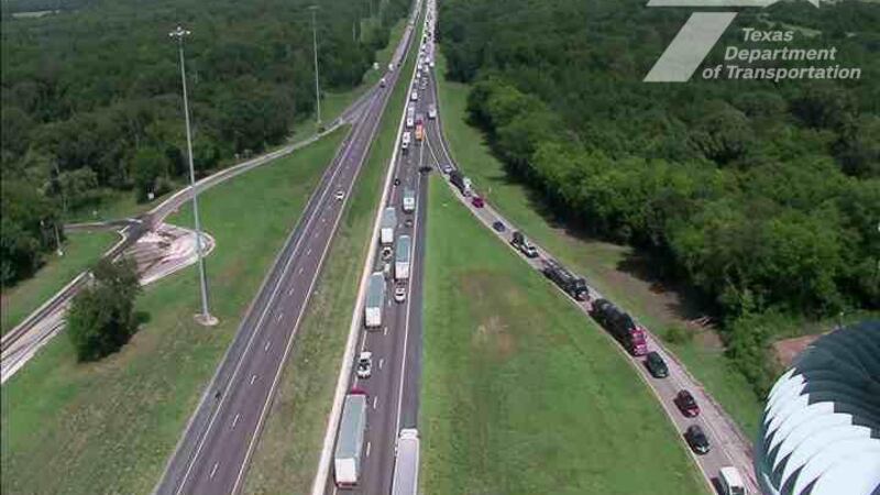 1 killed in Smith County wreck involving 18-wheeler wreck on I-20