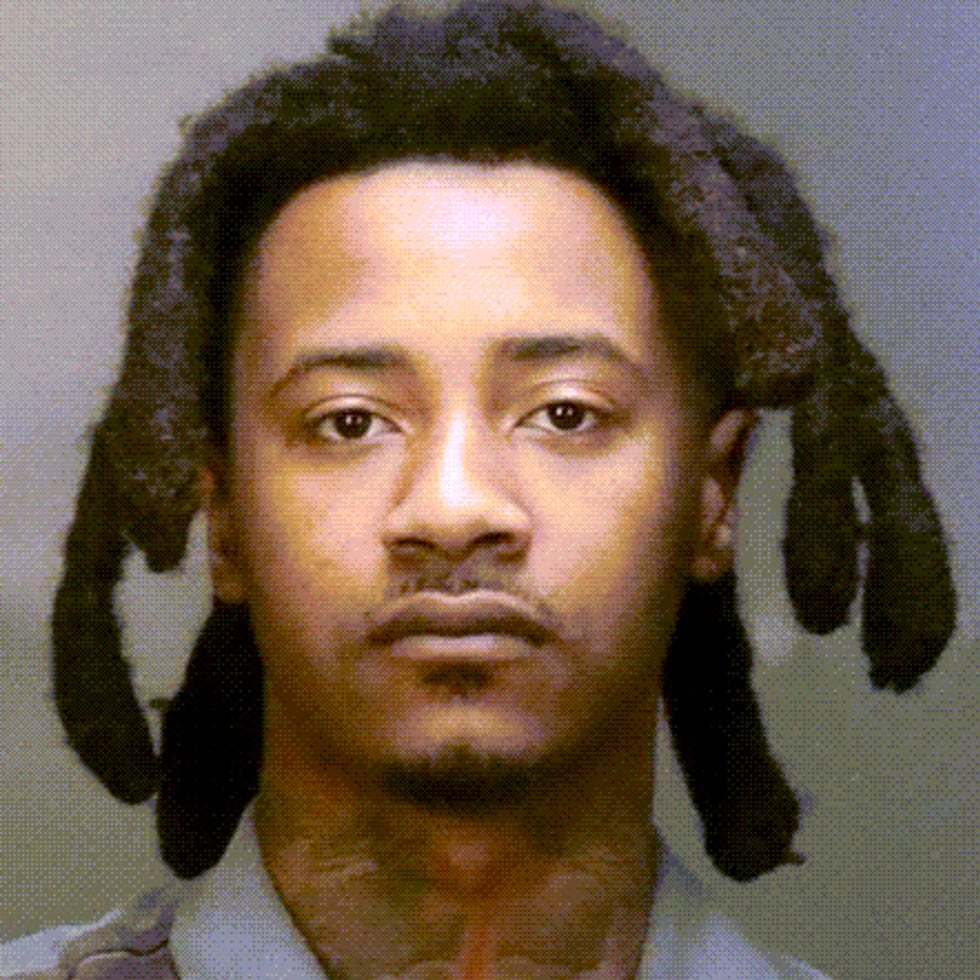 Jamariona Monwell Reese, de 25 años, es acusado de agresión agravada con un arma mortal y...