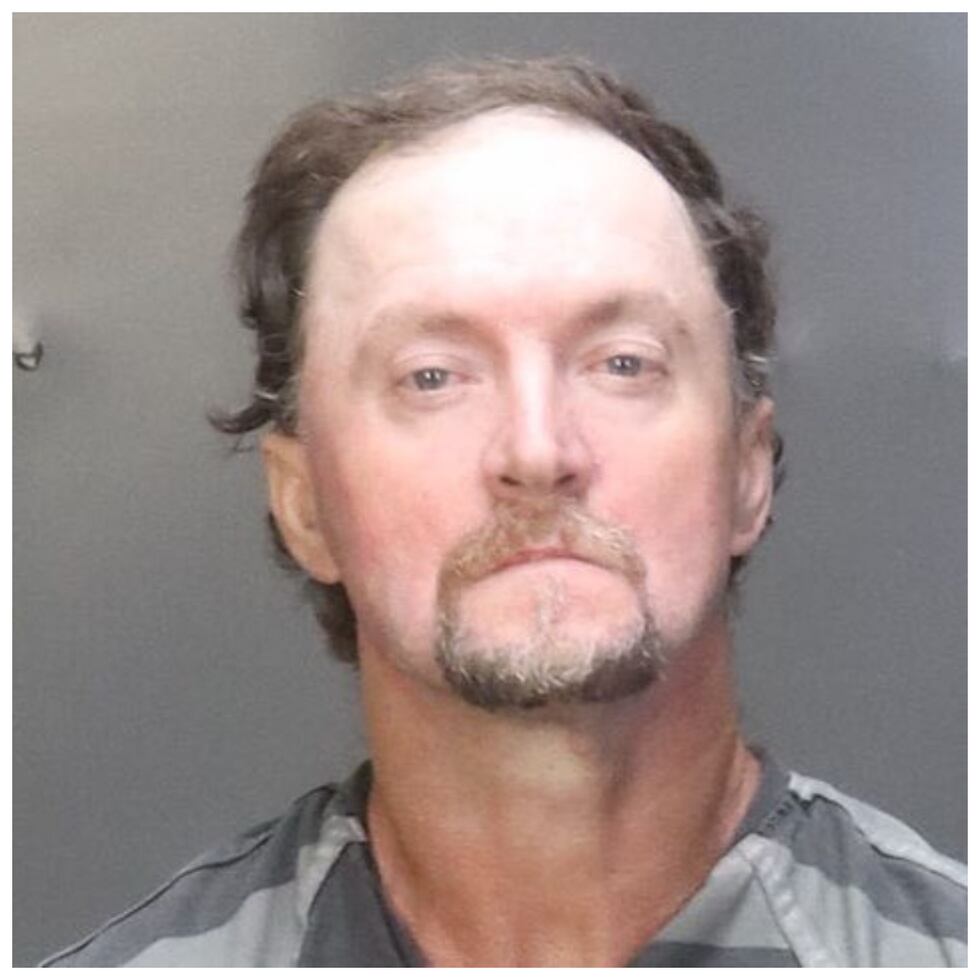 Jimmy Lee Mansel, de 46 años, fue arrestado el 6 de octubre y es acusado de solicitación en...
