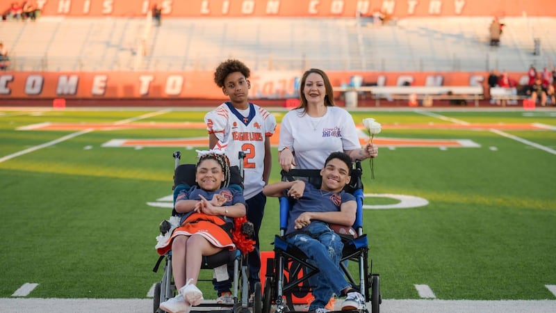 Family of Central Texas siblings with cerebral palsy fundraise for wheelchair accessible van