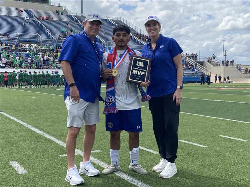 El único gol de los Pirates fue anotado por el estudiante de segundo año Angel Cervantes...