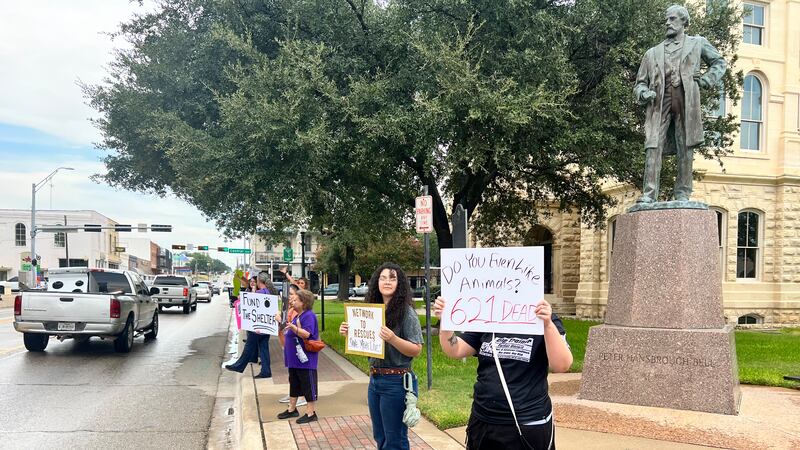 Animal advocates rally for funding changes to Bell County animal shelter