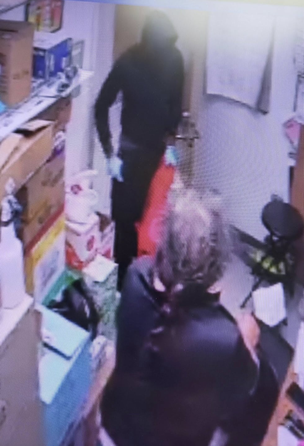 La policía de Temple investiga robo armado en una tienda local.