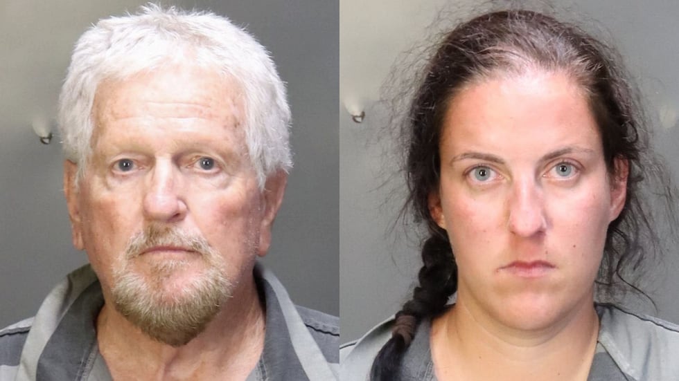 Los documentos de corte muestran que Emilie Parma de 32 años y Douglas Faith de 75 años, son...