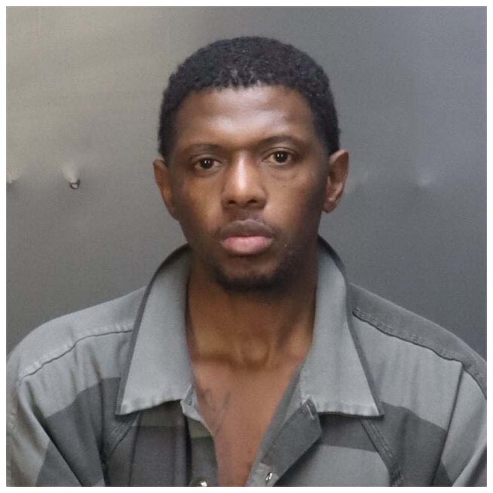 Michael Anthony Williams de 41 años, permanece en la cárcel bajo fianza de un total de $15.000...