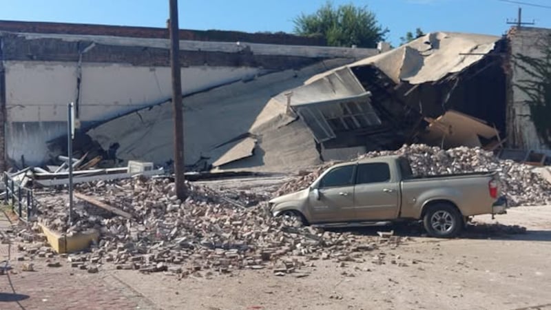 Building in Calvert collapsed.