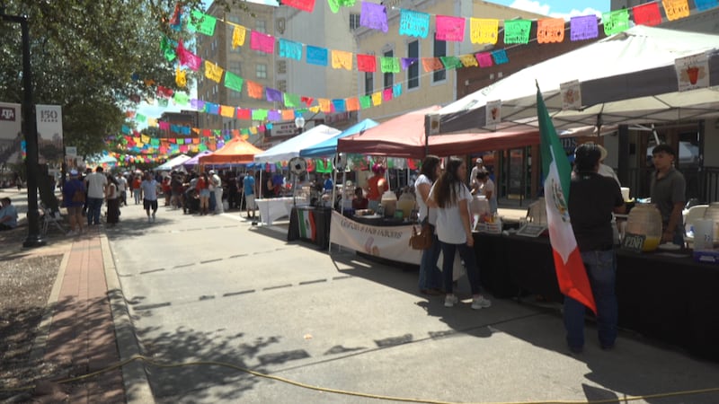 Fiestas Patrias de Bryan-College Station celebra la cultura mexicana en el centro de Bryan.
