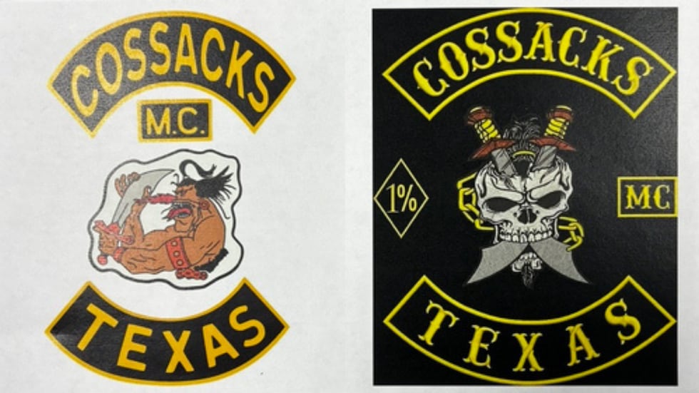 Ugly Man Cossacks logo (izquierda), Cossacks 1%ers logo (derecha)