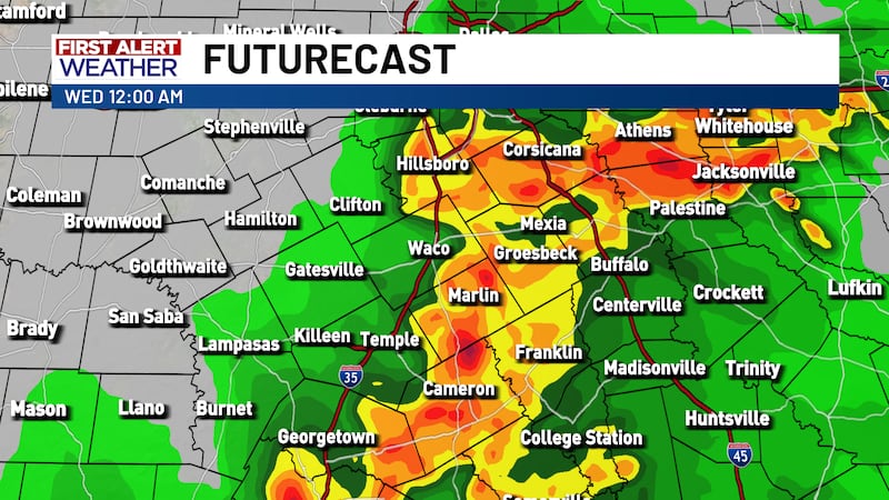 Las tormentas se desplazarán al este de la I-35 durante las últimas horas de la noche del...