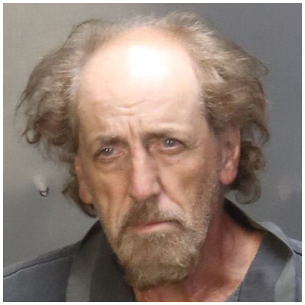 Ed Linville de 65 años fue arrestado el 10 de octubre e ingresado a la cárcel del condado de...