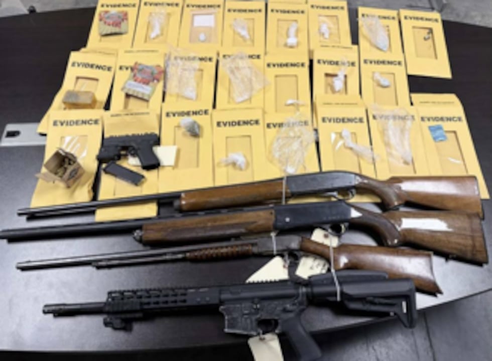 Dos personas fueron arrestadas en operativo antidrogas cerca de una escuela en Waco