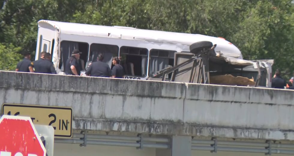 Police: 4 dead in a San Antonio crash involving a bus and a stolen vehicle