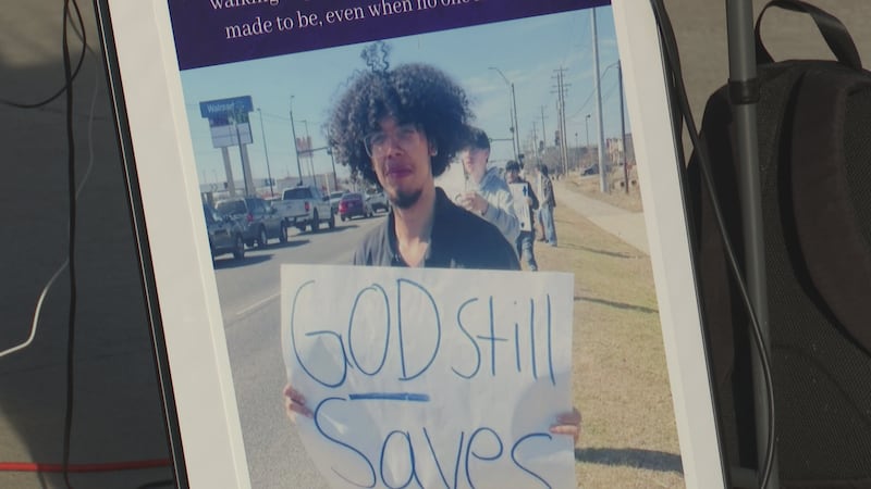 Teen killed in bike accident remembered at balloon release