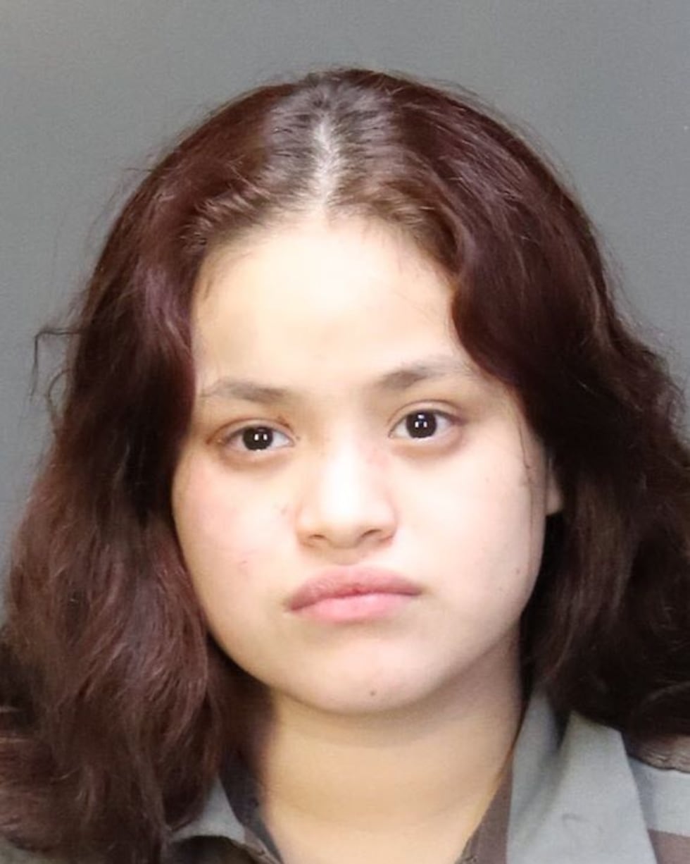 Ciara Flores, 20