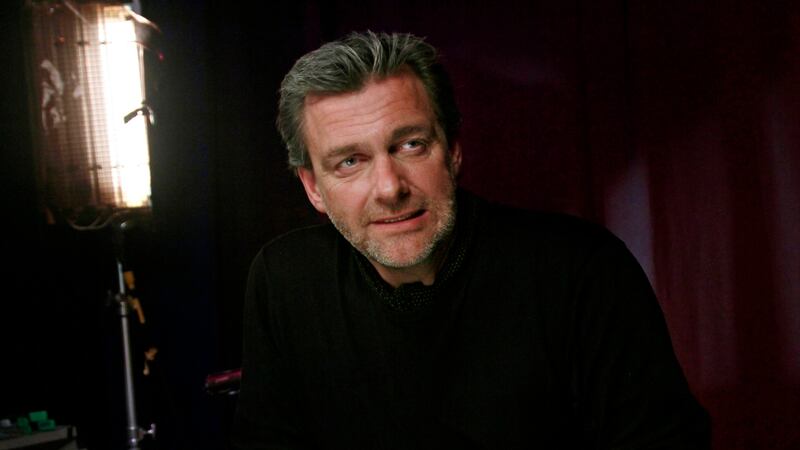 ARCHIVO - El actor irlandés Ray Stevenson posa para una foto en Nueva York el 7 de marzo de...