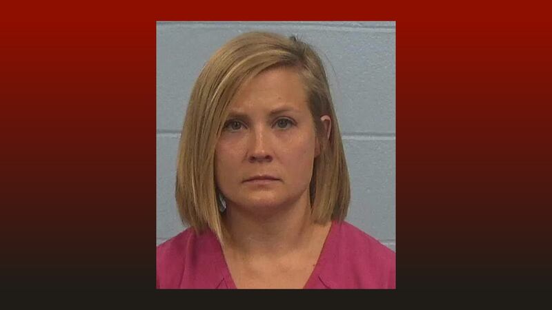 Maestra de Cedar Park acusada de relación inapropiada con estudiante, colocada en licencia...