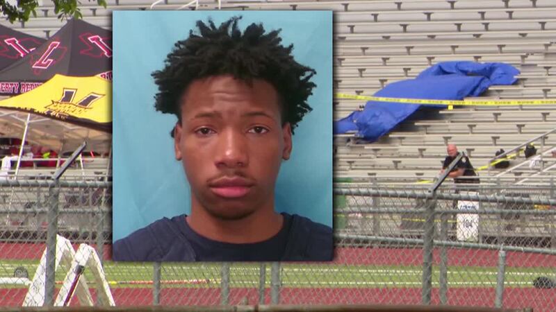 Los nombres censurados en el informe policial de los testigos del apuñalamiento incluyen a...