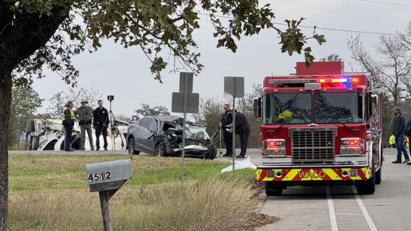 Waco PD responding to accident near Loop 340 Friday morning