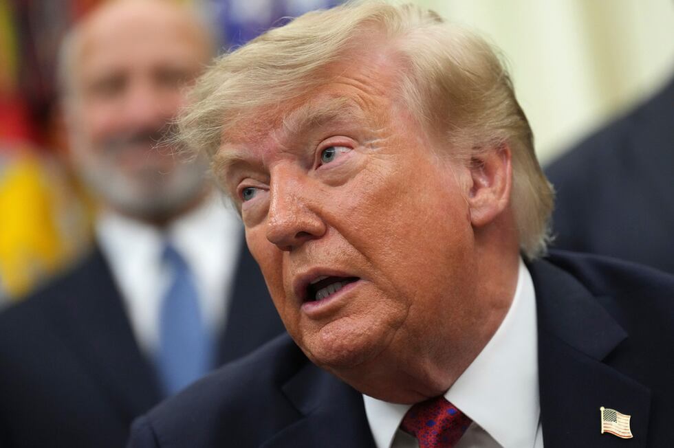 El presidente Donald Trump en la Oficina Oval en la Casa Blanca en Washington, el 31 de agosto...