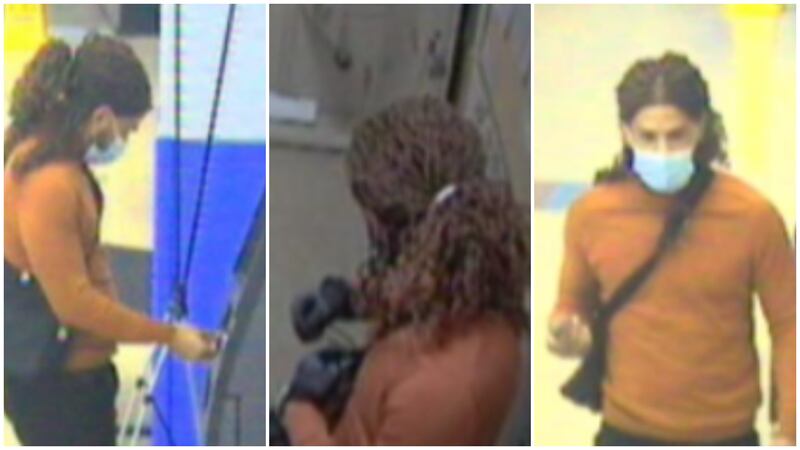 Los agentes de policía enviados a la tienda se enteraron de que el sospechoso exigió dinero,...