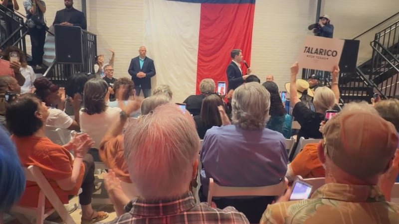 Talarico draws crowd during Temple campaign stop