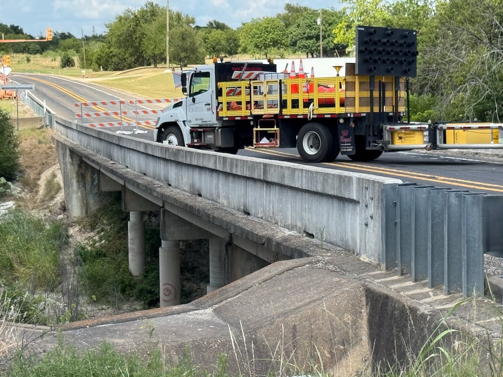 El Departamento de Transportación de Texas ha completamente cerrado el puente FM 308 sobre el...