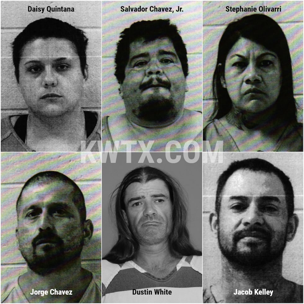 Daisy Quintana, Salvador Chávez Jr., Stephanie Olivarri, Jorge Chavea, Dustin White y Jacob...
