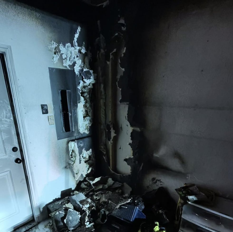 Robinson VFD responde a un incendio en un garaje