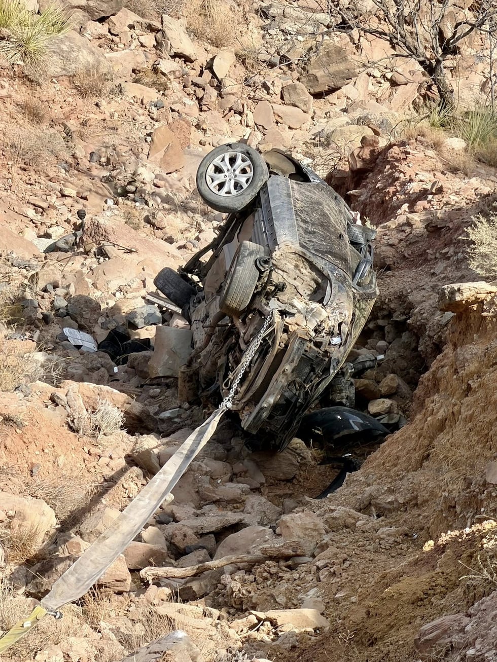 Vehículo encontrado en el cañón Palo Duro tras un accidente nocturno en la carretera Park Road 5.