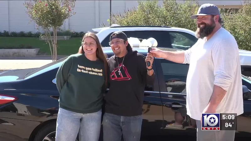 ‘Beyond unbelievable’: Couple first in Waco to receive free car through Texas nonprofit OnRamp