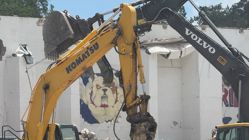 Crews demolish Indian Spring Middle School