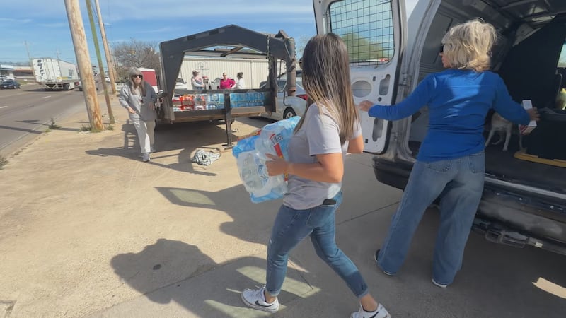 Gatesville community rallies around firefighters and those affected after historic building...