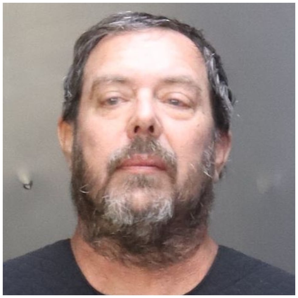 Paul Raymond Wurzbach de 55 años es acusado de agresión agravada con un arma mortal e...