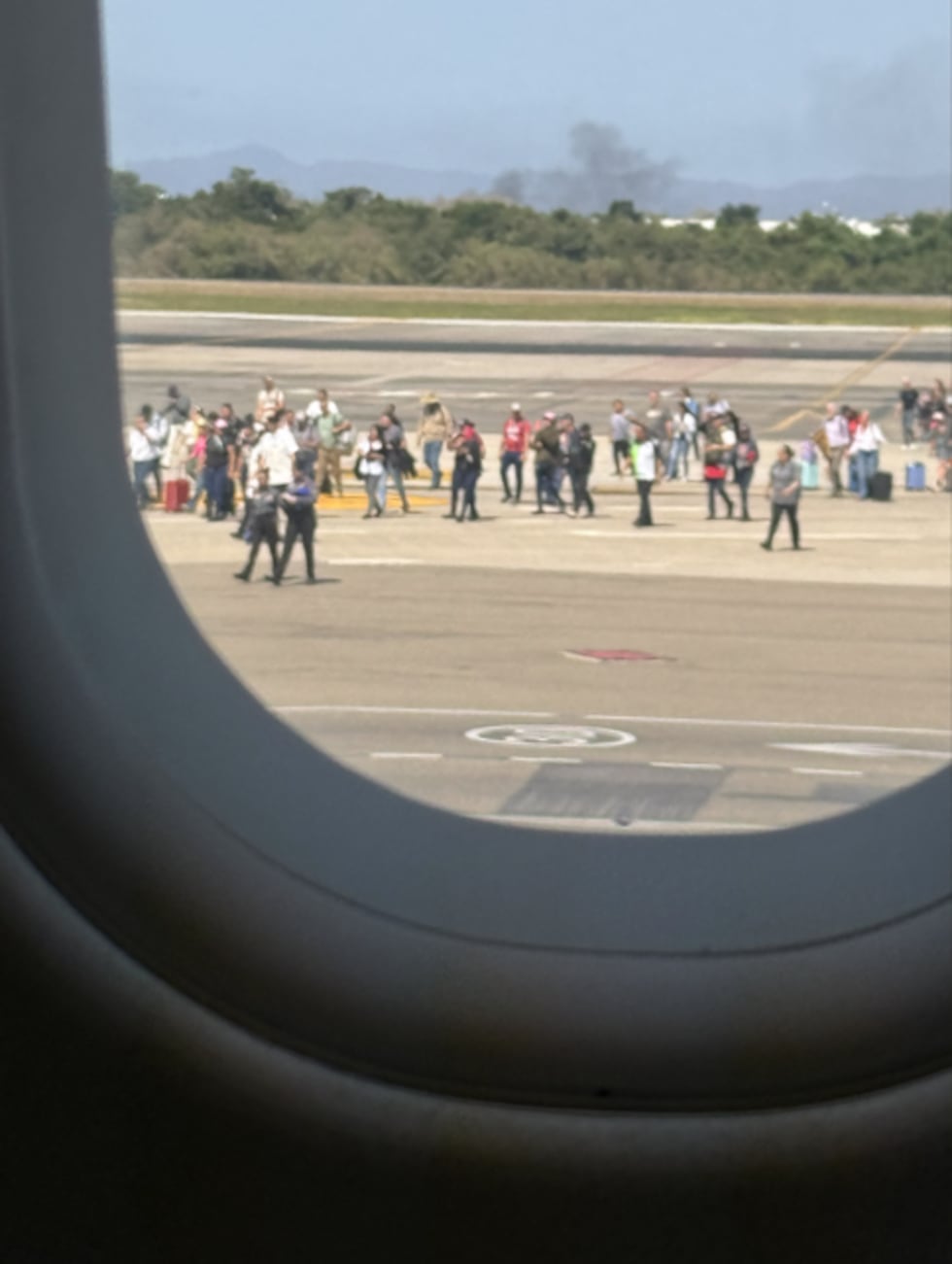 Hombre de Texas dice que estaba en el último vuelo de Puerto Vallarta durante el asedio del...