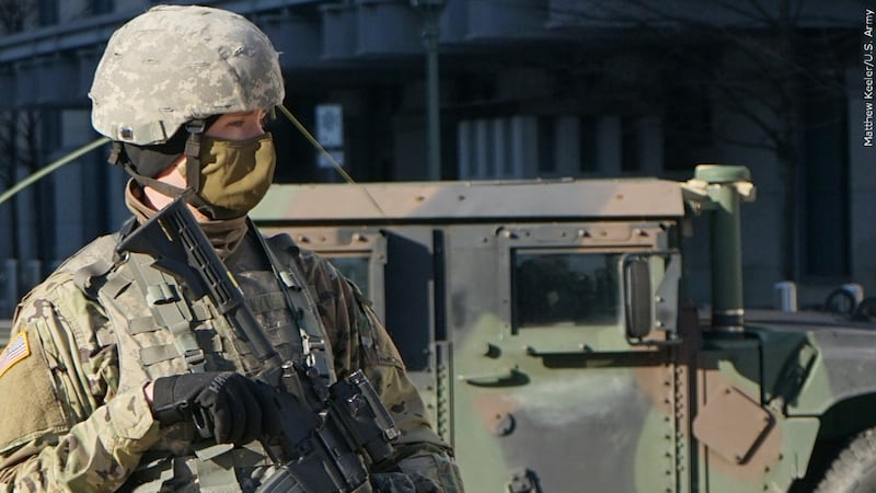 La orden autorizar a la Guardia Nacional de Texas y al Departamento de Seguridad Pública de...