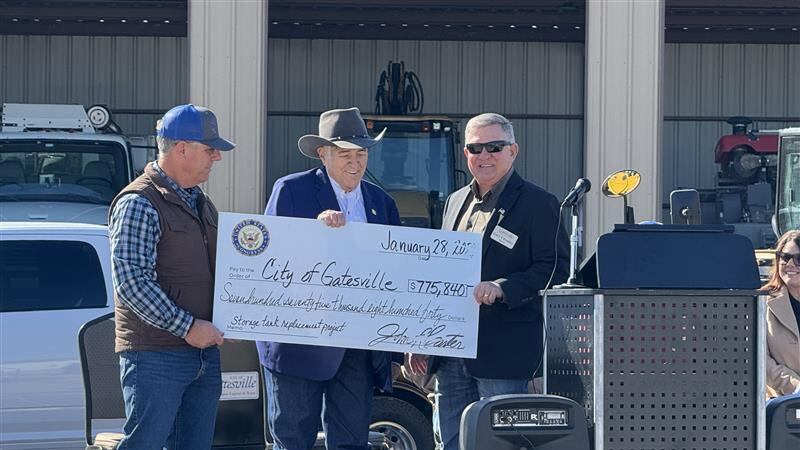 Congressman Carter presents $775,000 check for Gatesville water tower replacement