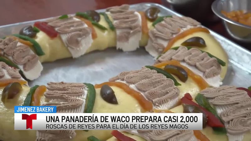 Una panadería de Waco se prepara desde la medianoche para hacer casi dos mil rosca de reyes...