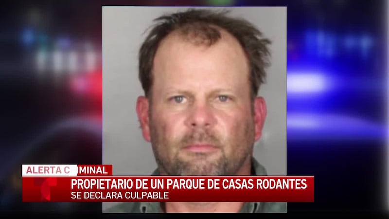 El propietario de un parque de autocaravanas en el centro de Texas se declara culpable de los...