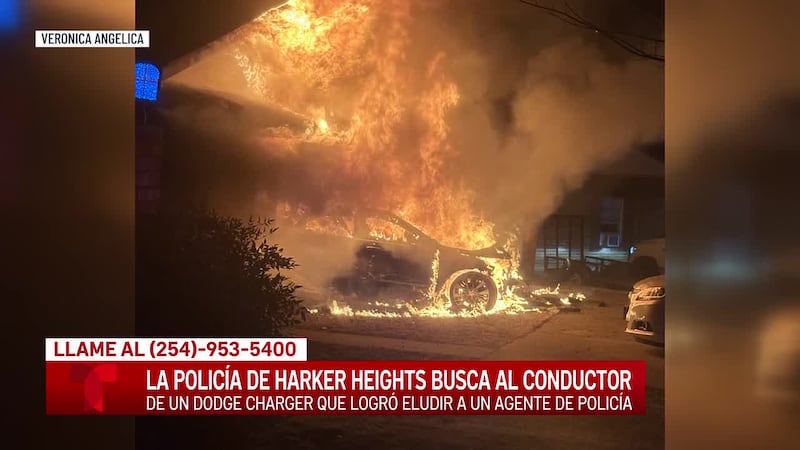 Una persecución policial en la madrugada termina en un accidente que dañó una vivienda y...