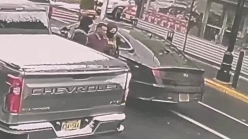 Expresan temor en comunidad luego de tres operativos de ICE en menos de 48 horas. Uno de ellos...