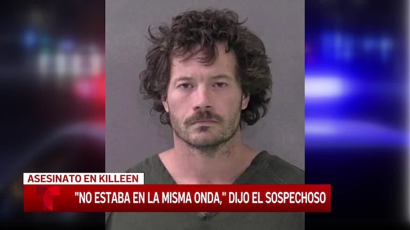 Un hombre con equipo de combate disparó 11 veces por la espalda a la víctima después de tomar...