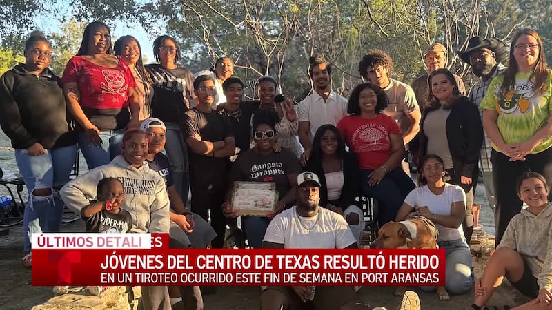 Miembros de una familia del centro de Texas reciben disparos en la playa durante unas...