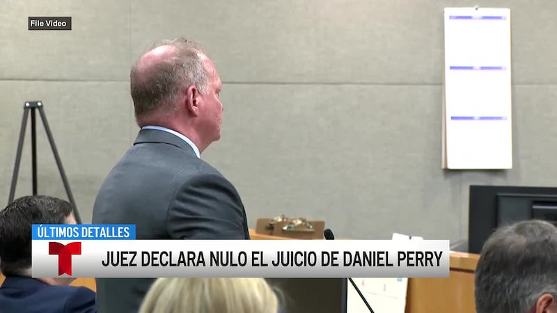 CBS Austin informa que se declaró un juicio nulo durante la selección del jurado en el caso de...