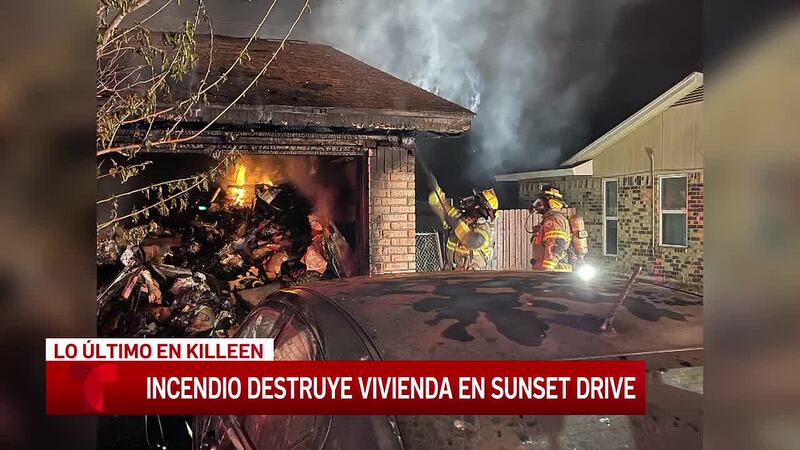 Bomberos de Killeen combaten incendio en una casa; residentes terminan desplazados